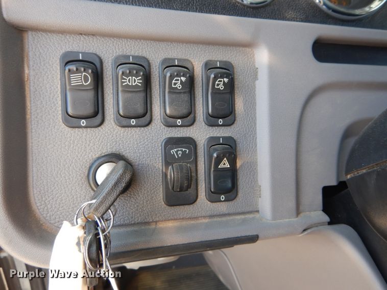 image for item DI1139 2018 Peterbilt 389  semi truck