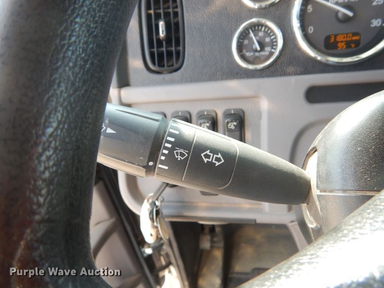 image for item DI1139 2018 Peterbilt 389  semi truck