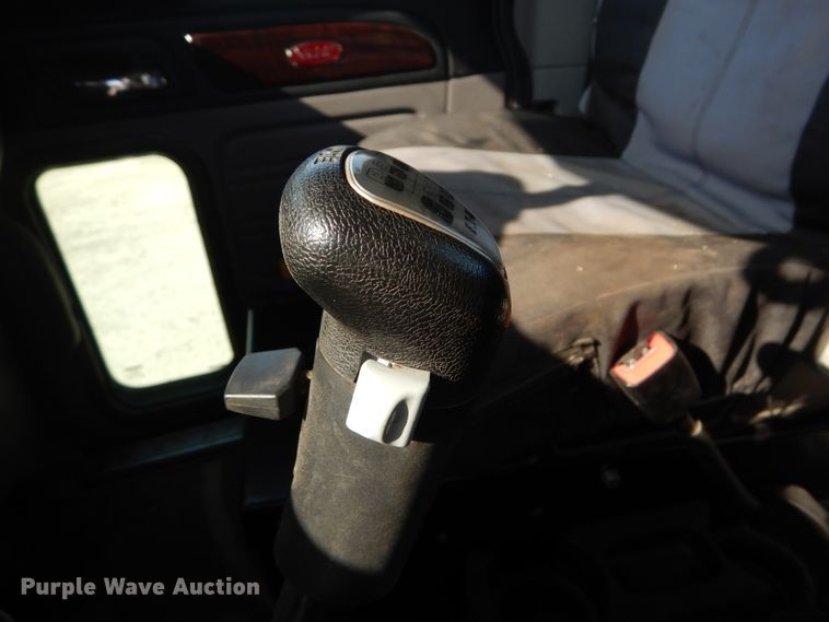 image for item DI1139 2018 Peterbilt 389  semi truck