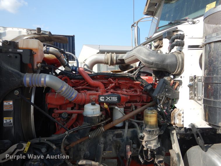 image for item DI1139 2018 Peterbilt 389  semi truck