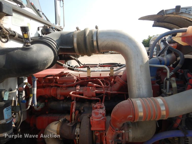 image for item DI1139 2018 Peterbilt 389  semi truck