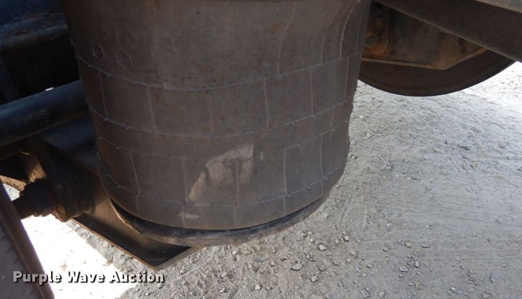 image for item DI1139 2018 Peterbilt 389  semi truck