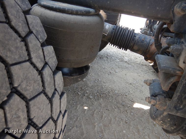 image for item DI1139 2018 Peterbilt 389  semi truck