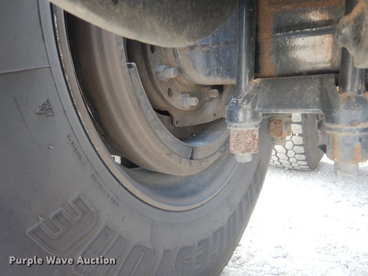 image for item DI1139 2018 Peterbilt 389  semi truck