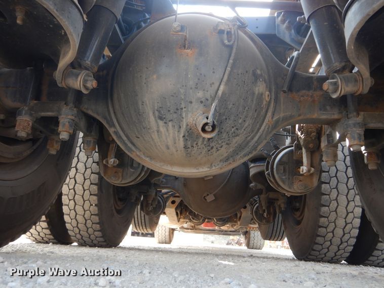 image for item DI1139 2018 Peterbilt 389  semi truck