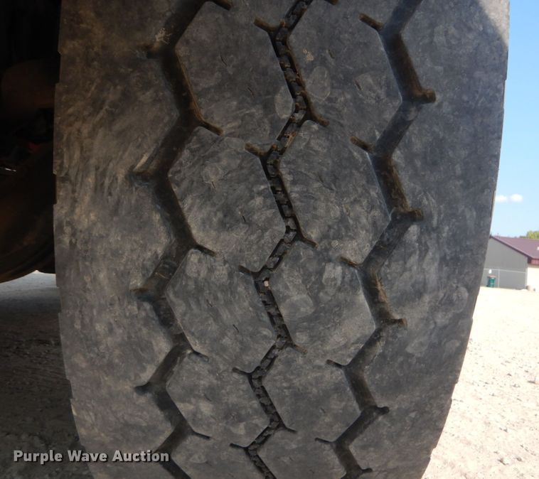 image for item DI1139 2018 Peterbilt 389  semi truck