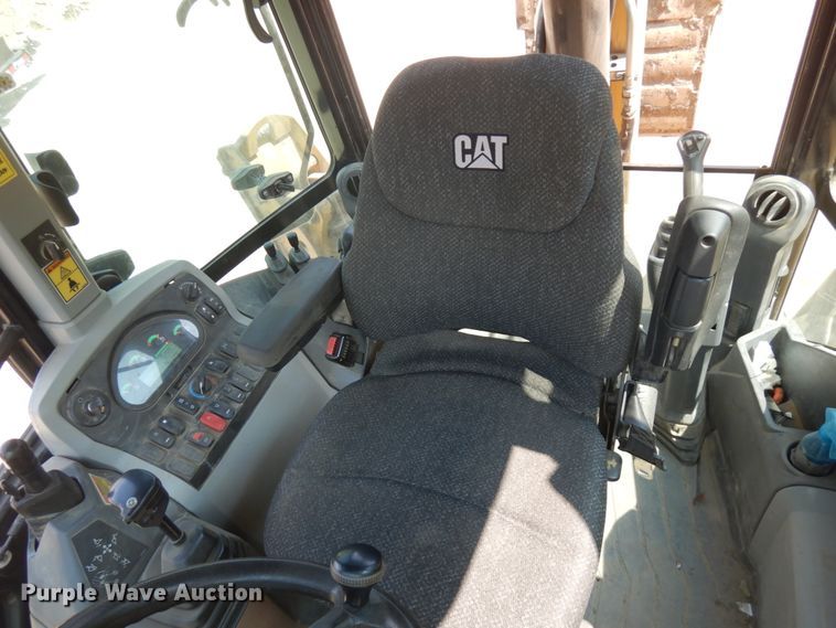 image for item DJ6095 2016 Caterpillar 430F2  backhoe