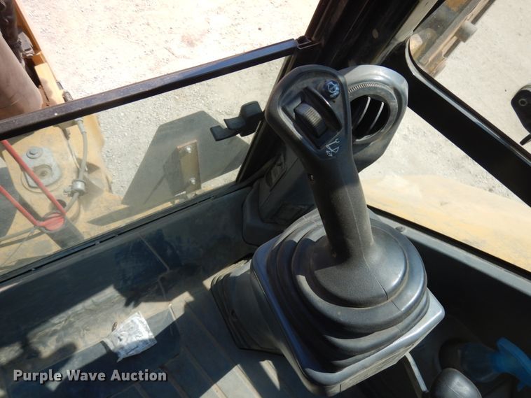 image for item DJ6095 2016 Caterpillar 430F2  backhoe