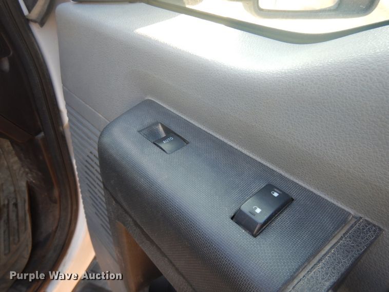 image for item DJ6099 2015 Ford F250 Super Duty  pickup truck