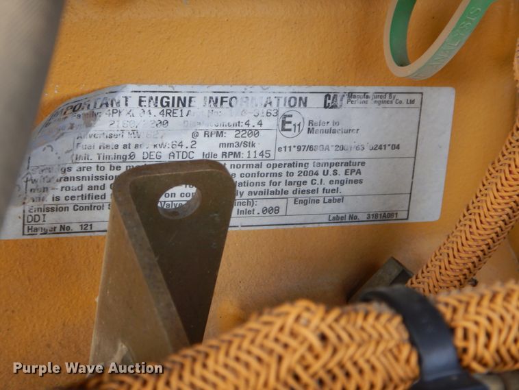 image for item DK3238 2004 Caterpillar CS-423E  single drum vibratory roller