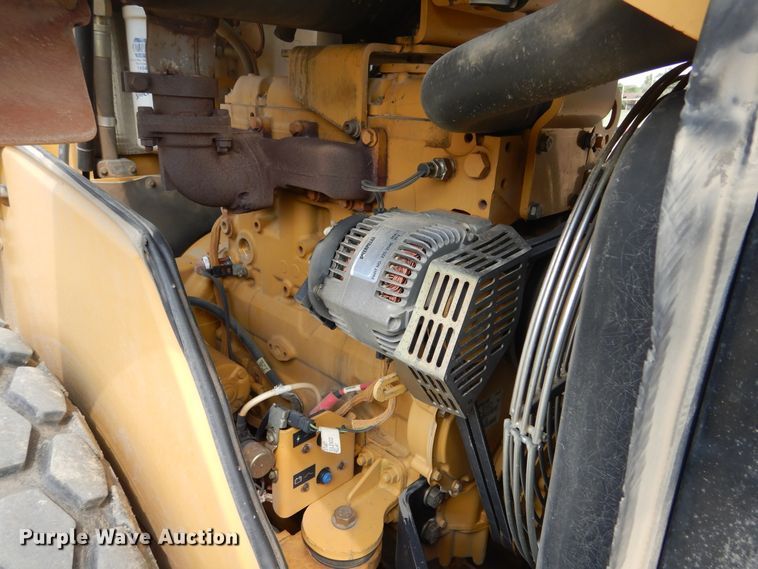 image for item DK3238 2004 Caterpillar CS-423E  single drum vibratory roller