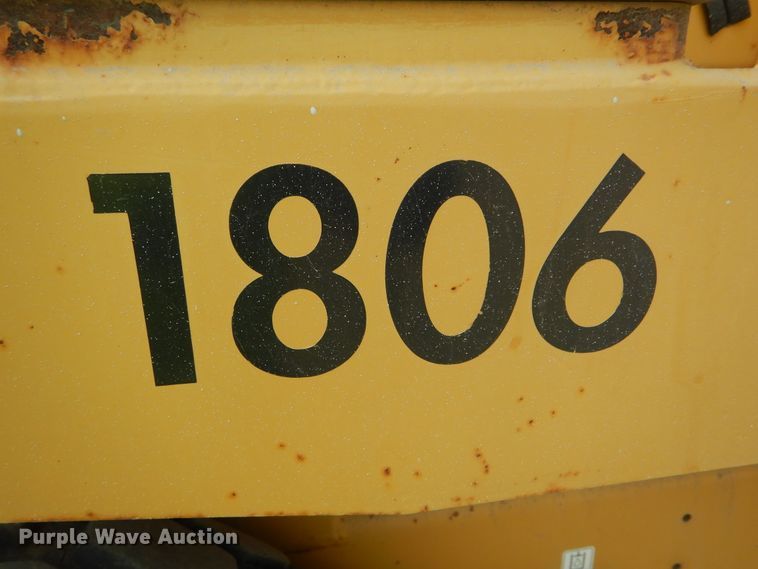 image for item DK3238 2004 Caterpillar CS-423E  single drum vibratory roller