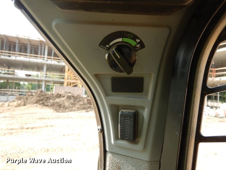 image for item DL1755 2019 Caterpillar 279D  tracked skid steer loader