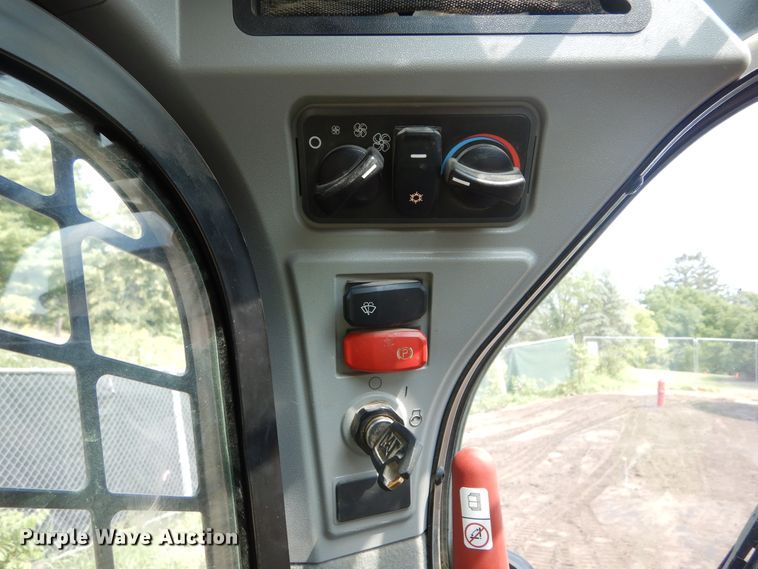 image for item DL1758 2019 Caterpillar 249D3  tracked skid steer loader