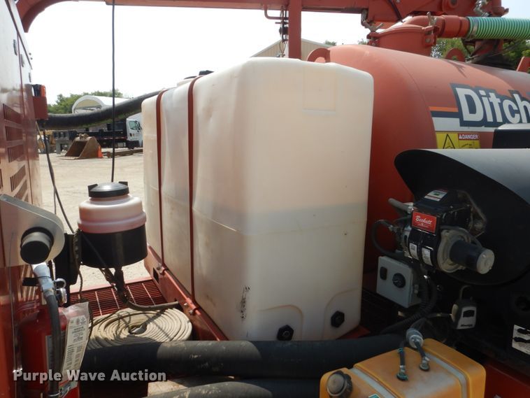 image for item DL6244 2013 Ditch Witch FX50  vacuum excavator