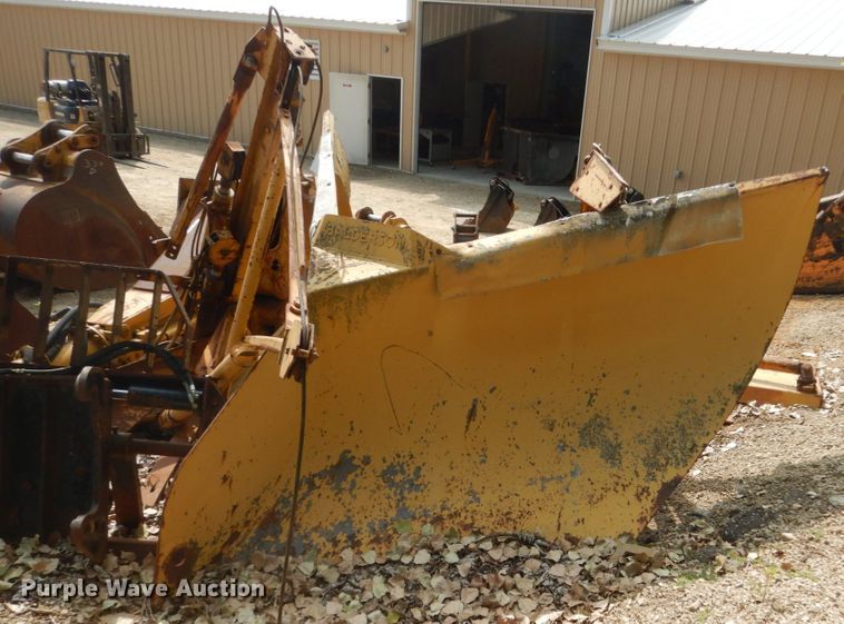 image for item HI9956 10'10"W motor grader snow plow