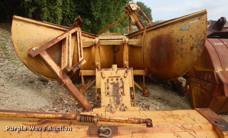 image for item HI9956 10'10"W motor grader snow plow