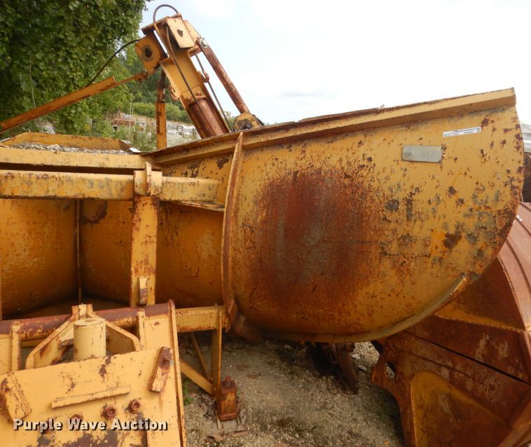 image for item HI9956 10'10"W motor grader snow plow