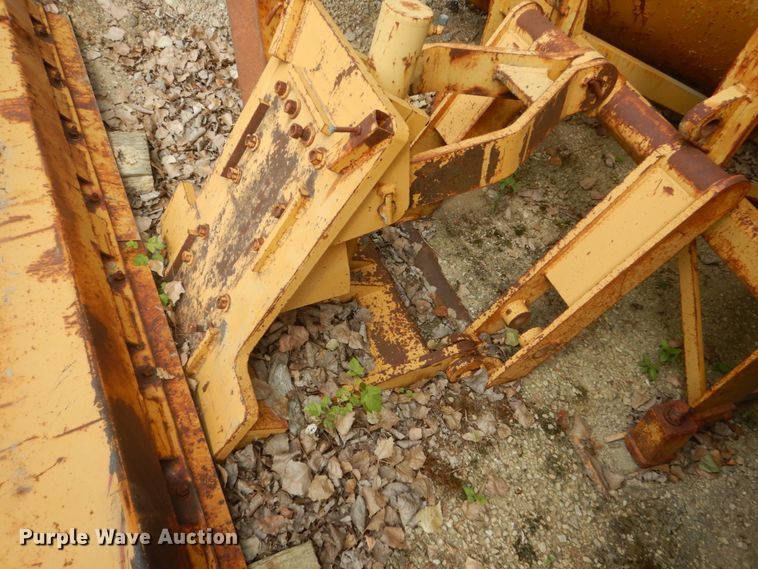 image for item HI9956 10'10"W motor grader snow plow