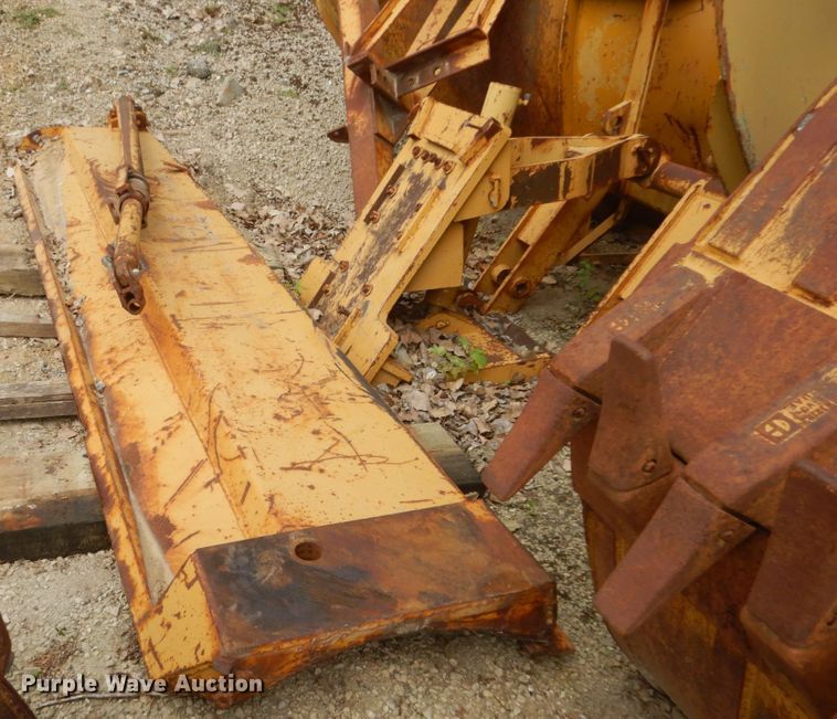 image for item HI9956 10'10"W motor grader snow plow