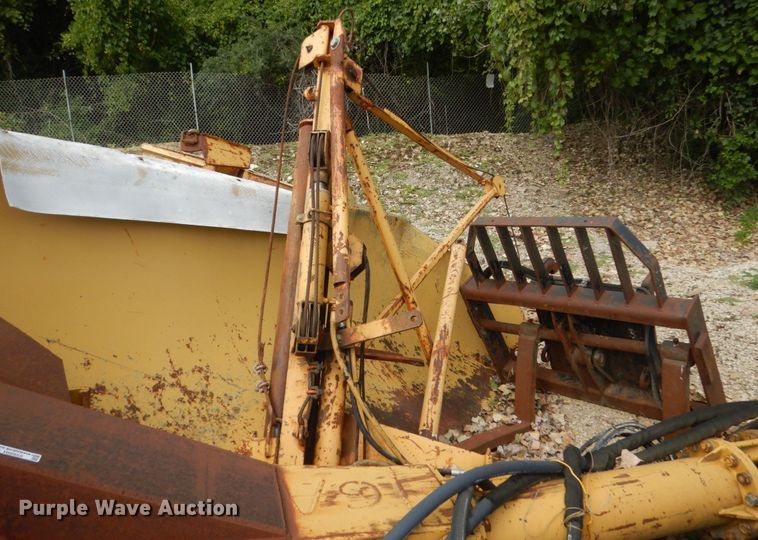 image for item HI9956 10'10"W motor grader snow plow