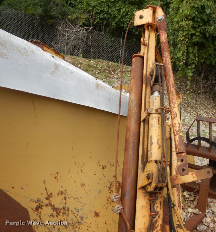 image for item HI9956 10'10"W motor grader snow plow