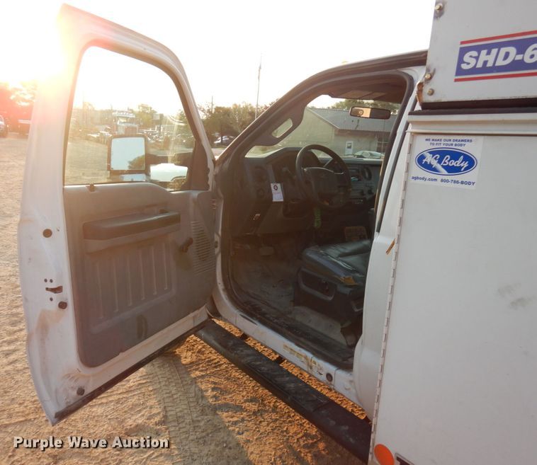 image for item KJ9926 2012 Ford F550 XL  utility / service truck