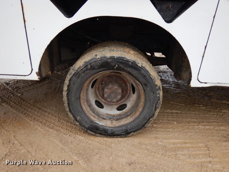 image for item KK9029 2015 Ford F550 Super Duty XL  utility/service truck