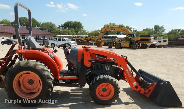 image for item KK9054 2008 Kubota L3240  MFWD tractor