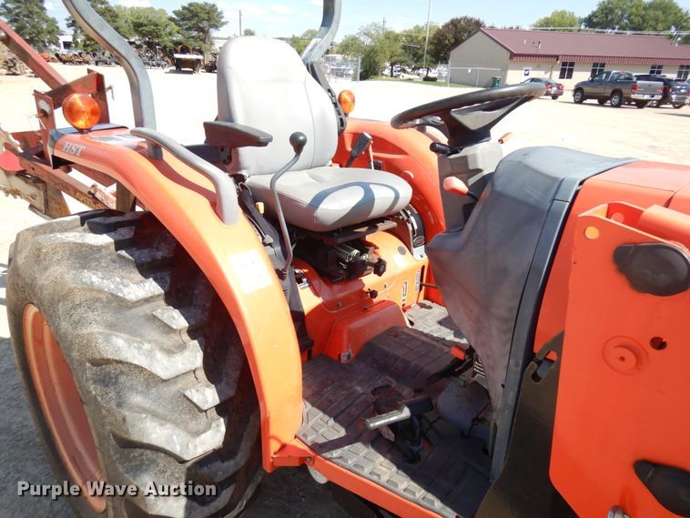 image for item KK9054 2008 Kubota L3240  MFWD tractor