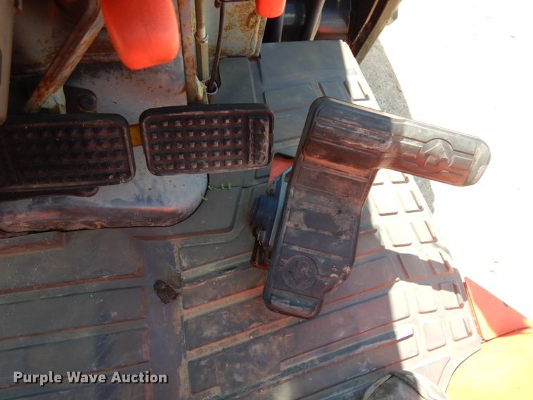 image for item KK9054 2008 Kubota L3240  MFWD tractor