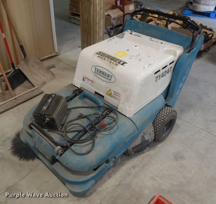 image for item KO9669 Tennant 3640  floor sweeper