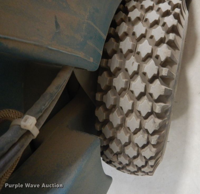 image for item KO9669 Tennant 3640  floor sweeper