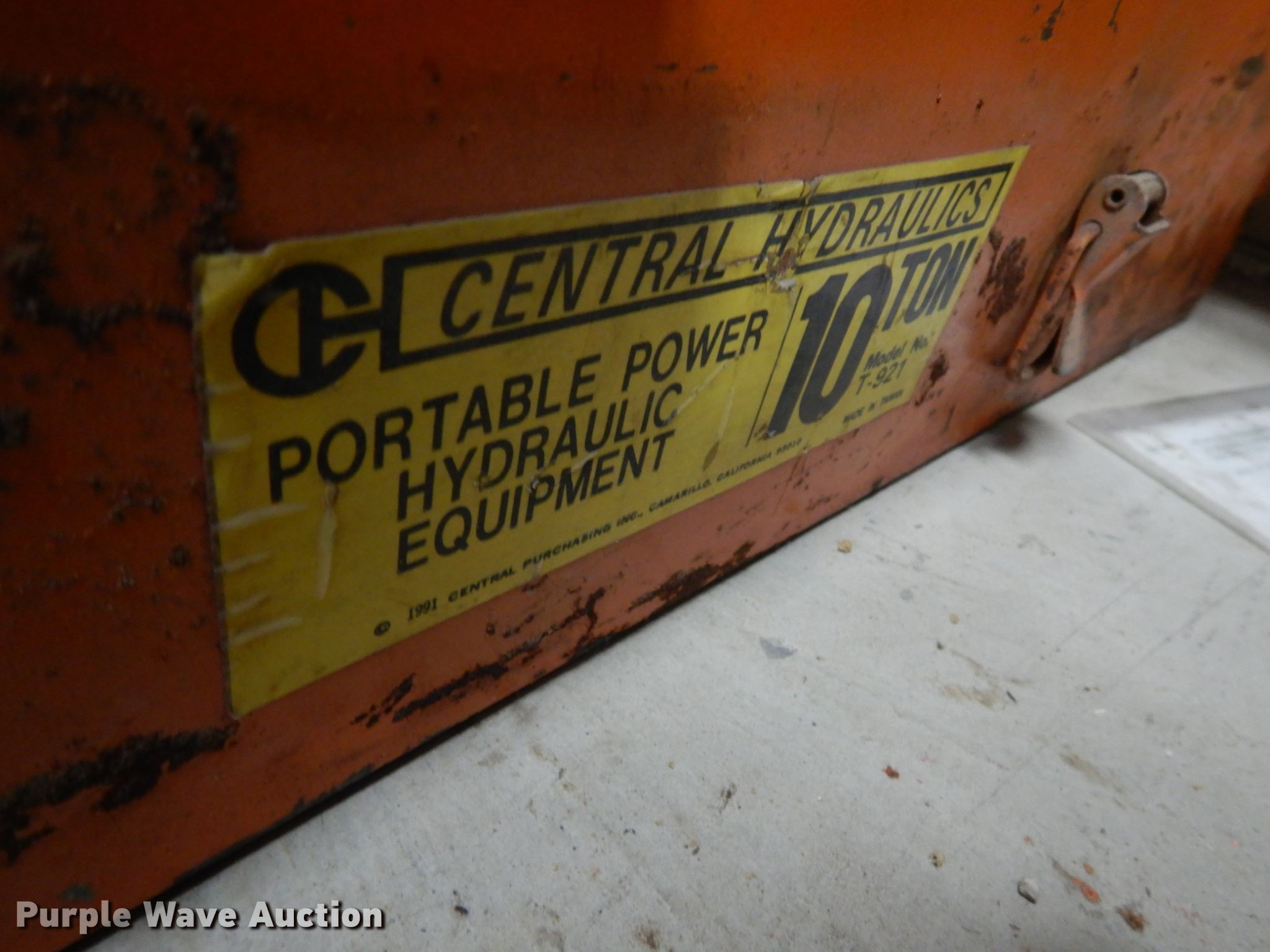 Central Hydraulics T921 portable power hydraulic equipment in
