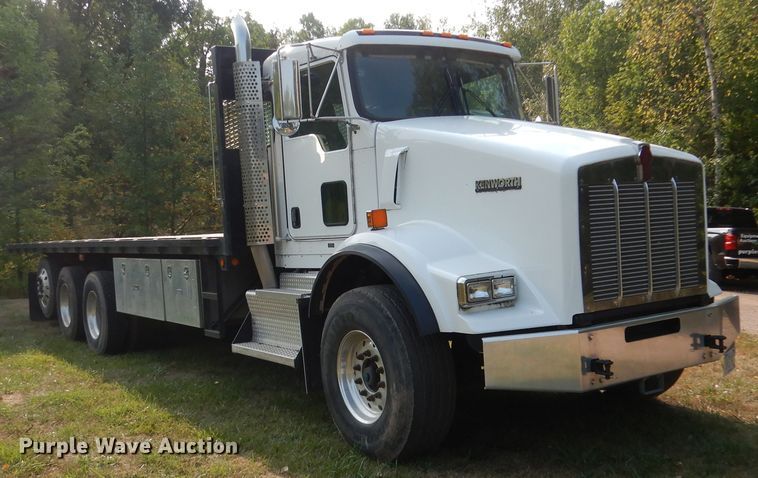 image for item AF9883 2014 Kenworth T800  flatbed truck