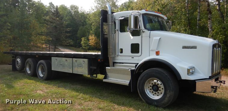 image for item AF9883 2014 Kenworth T800  flatbed truck