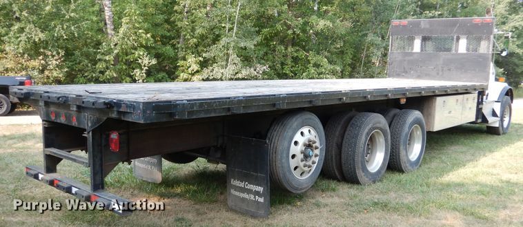 image for item AF9883 2014 Kenworth T800  flatbed truck