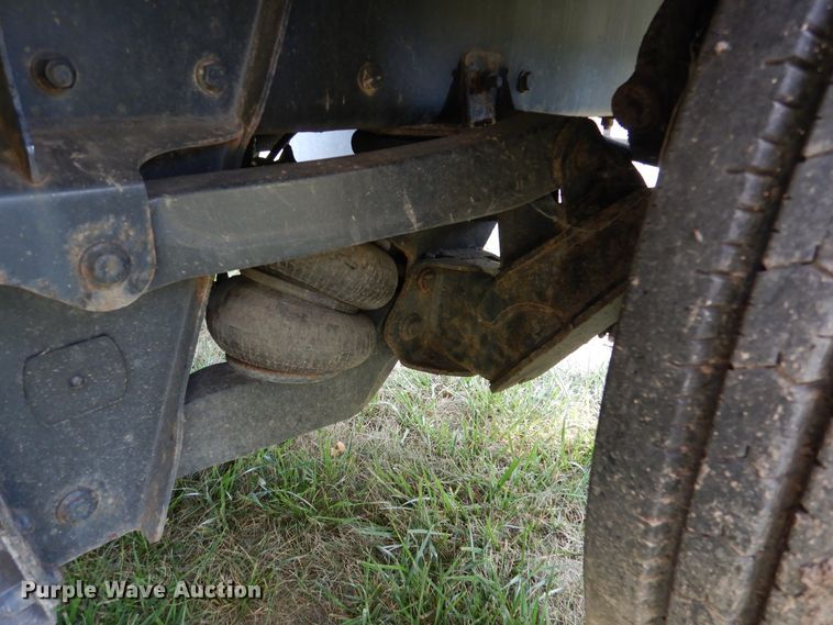 image for item AF9883 2014 Kenworth T800  flatbed truck