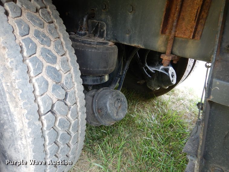 image for item AF9883 2014 Kenworth T800  flatbed truck