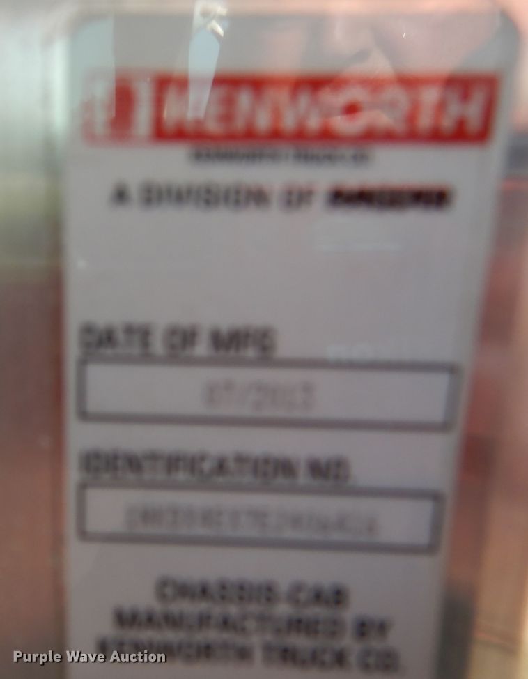 image for item AF9883 2014 Kenworth T800  flatbed truck