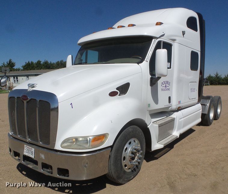 image for item DI5713 2007 Peterbilt 387  semi truck