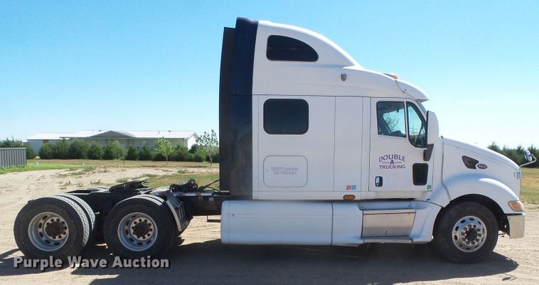 image for item DI5713 2007 Peterbilt 387  semi truck