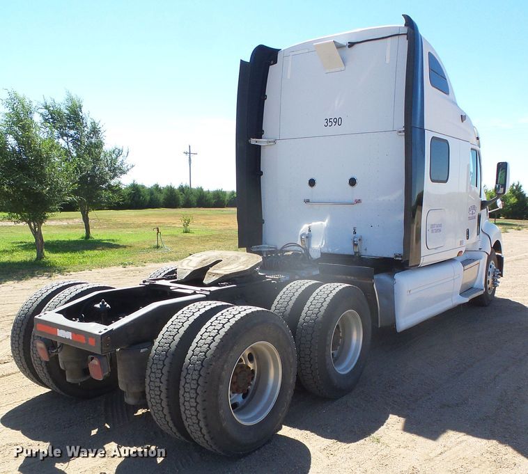 image for item DI5713 2007 Peterbilt 387  semi truck