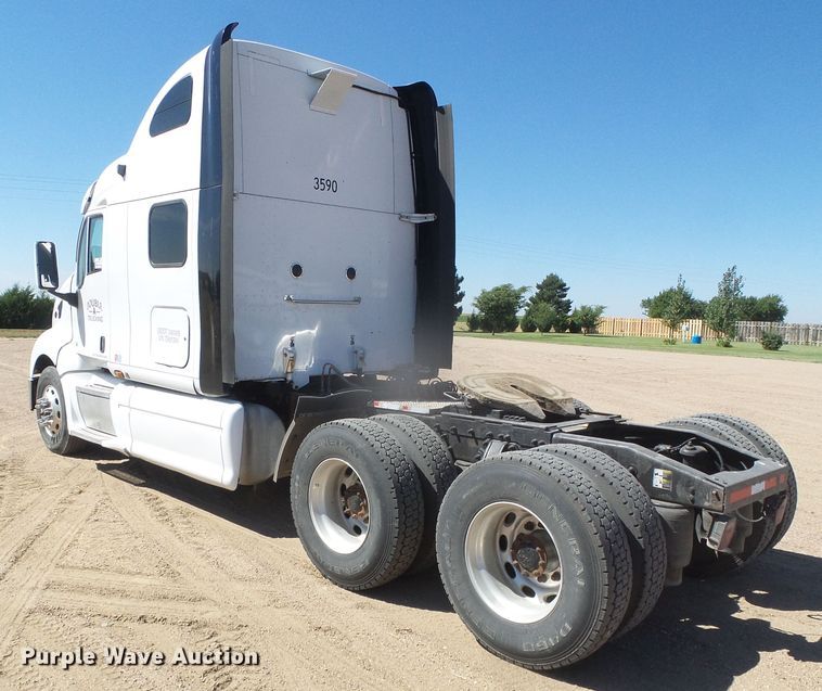 image for item DI5713 2007 Peterbilt 387  semi truck
