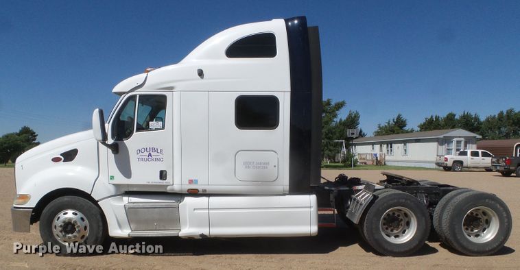 image for item DI5713 2007 Peterbilt 387  semi truck