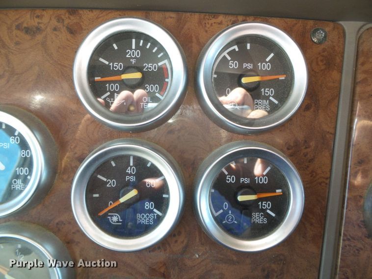 image for item DI5713 2007 Peterbilt 387  semi truck