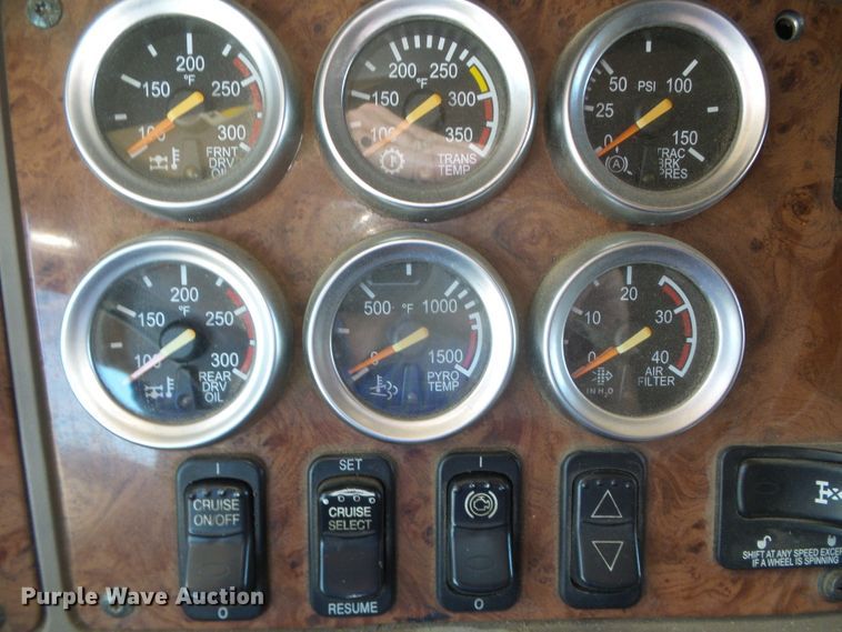 image for item DI5713 2007 Peterbilt 387  semi truck