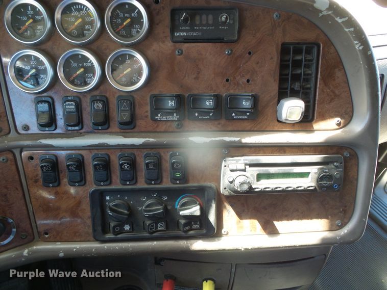 image for item DI5713 2007 Peterbilt 387  semi truck