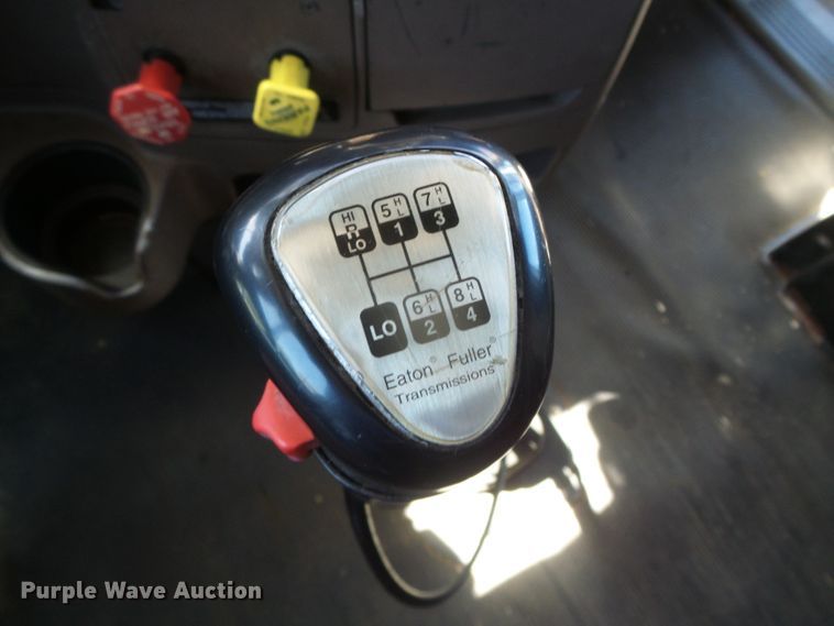 image for item DI5713 2007 Peterbilt 387  semi truck