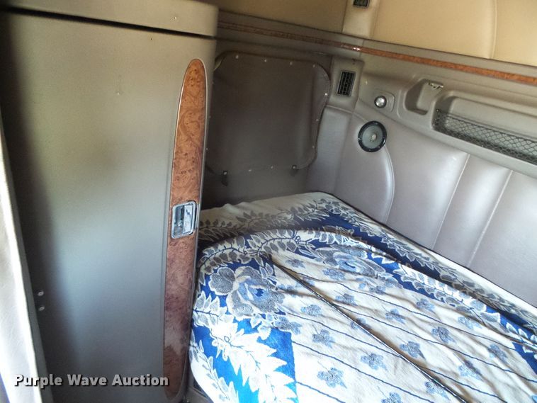 image for item DI5713 2007 Peterbilt 387  semi truck